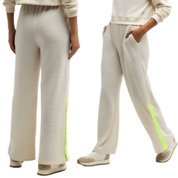 FP Movement by Free People Pants - NWOT Free People movement thermal pants to the Snow day set